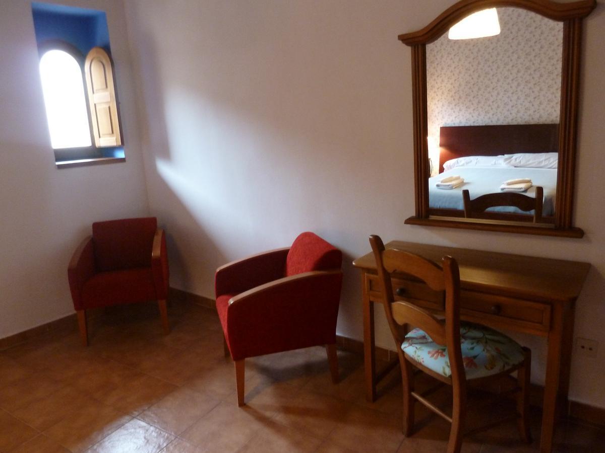 Hospederia Sadaba Hotel Bagian luar foto
